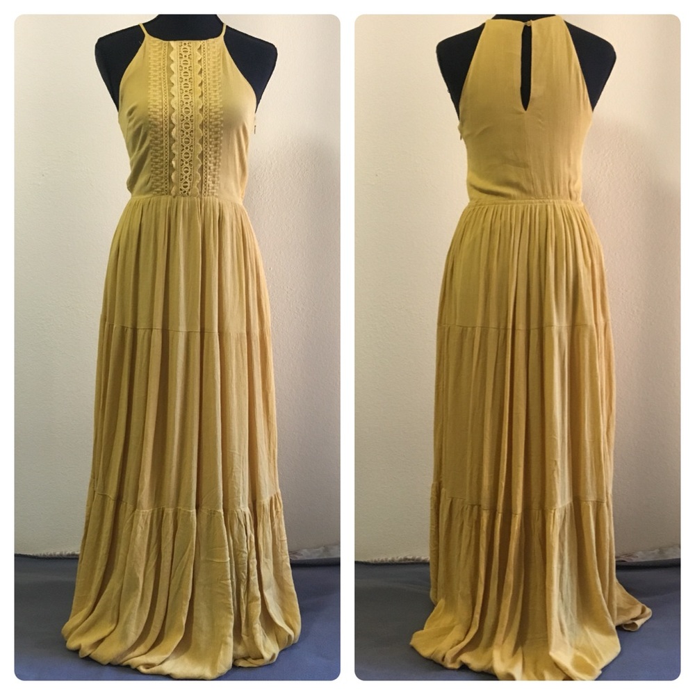 SOLD Lulu’s Embroidered Maxi Dress - Picture 6 of 8